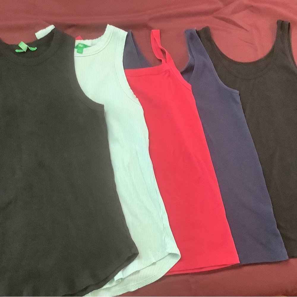Lot of Old Navy Women's Tank Tops